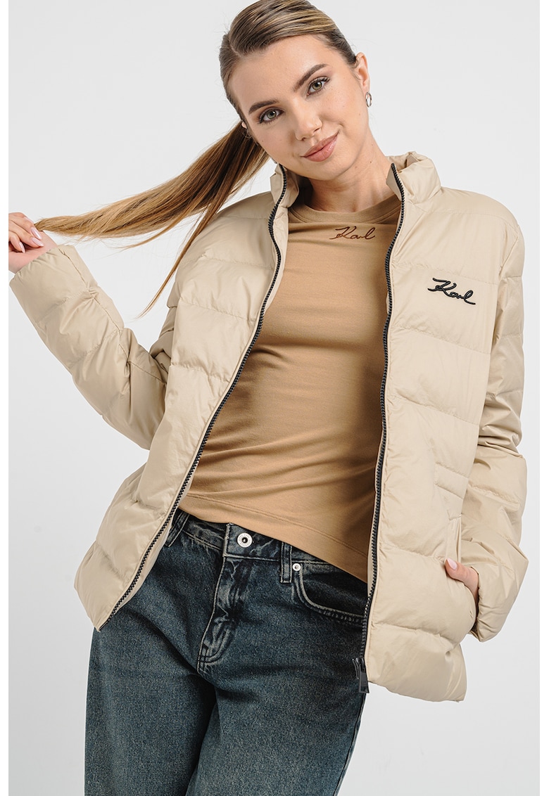 Geaca cu logo brodat