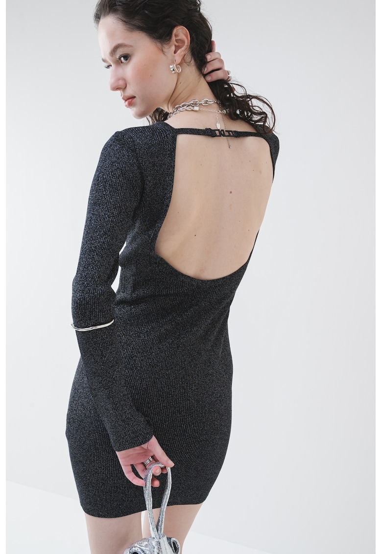 Rochie cambrata cu decupaj pe spate