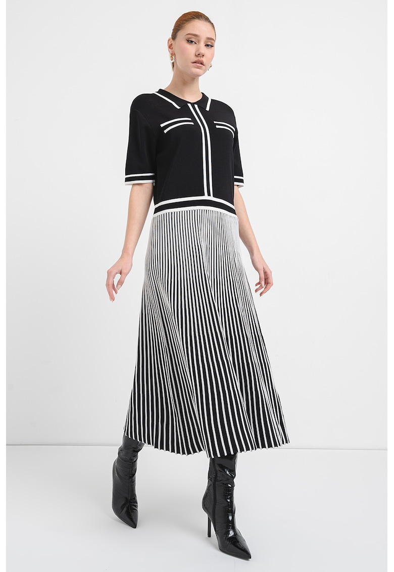 Rochie evazata din tricot