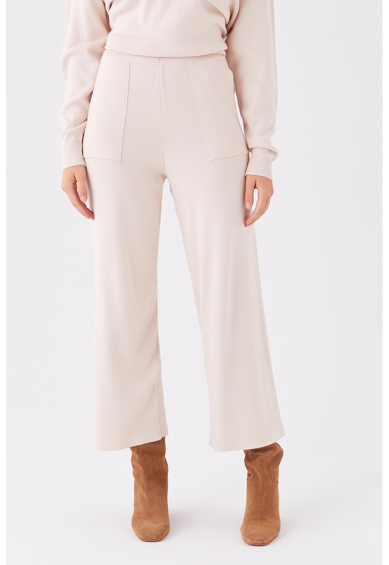 Pantaloni crop cu croiala ampla