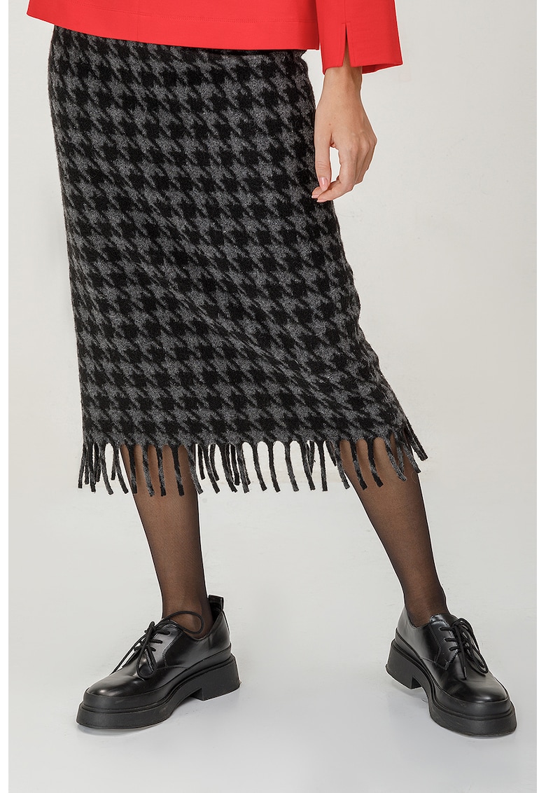 Fusta cu model in carouri si franjuri