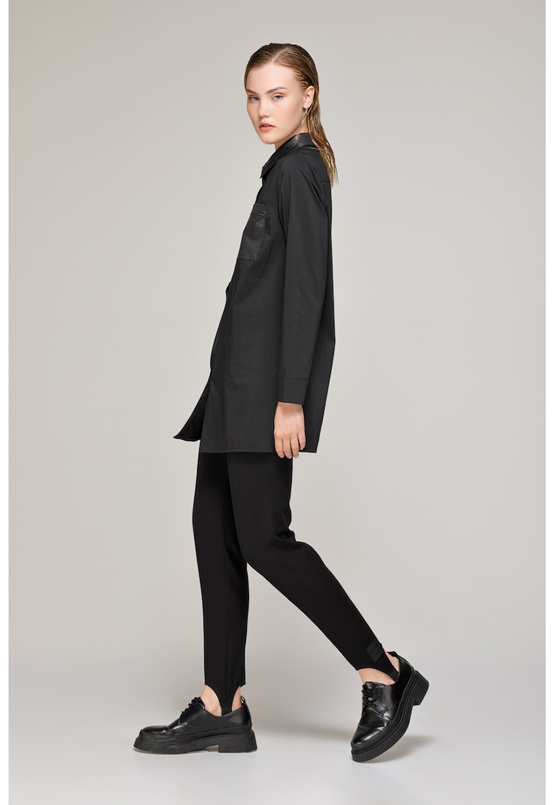 Camasa cu garnituri din piele ecologica si aplicatii pe piept