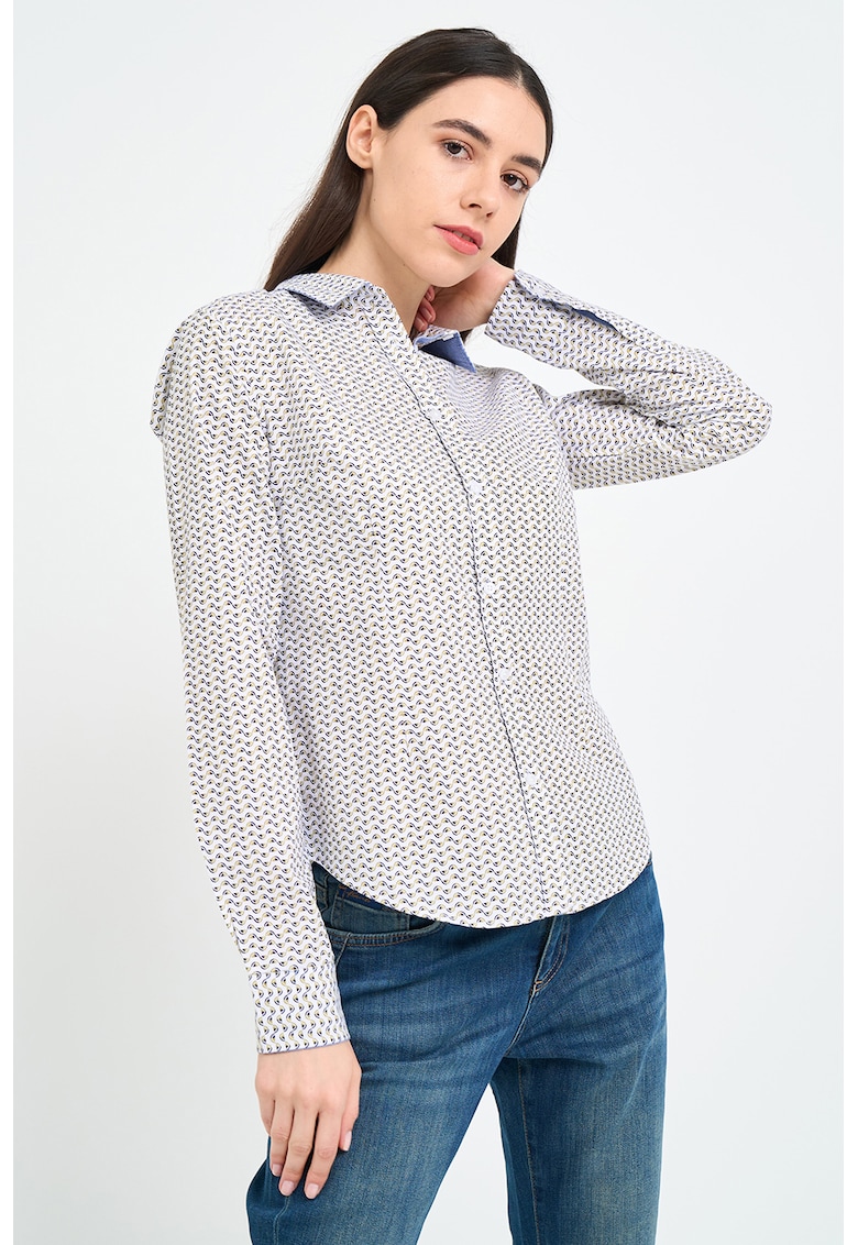Camasa cu model si guler ascutit