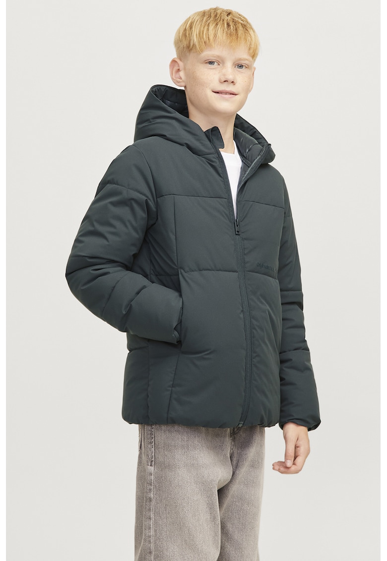 Geaca cu gluga si aspect matlasat