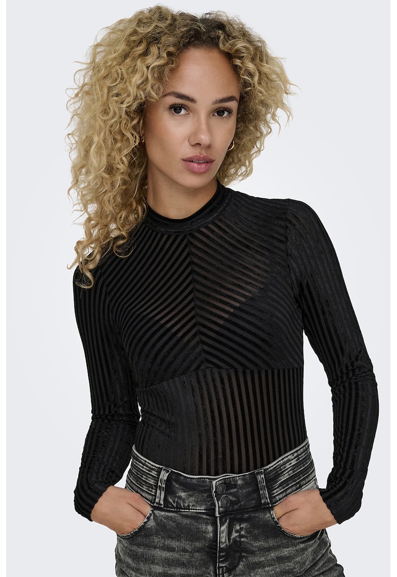 Bluza transparenta cu decolteu la baza gatului