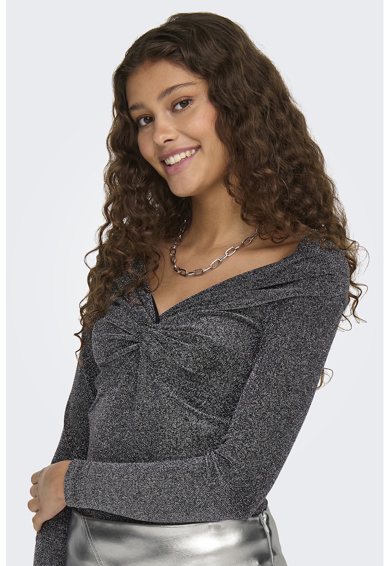 Bluza cu aspect stralucitor si nod frontal