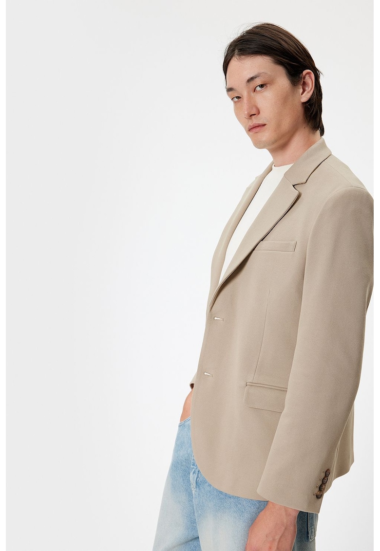 Sacou cu buzunare cu clapa