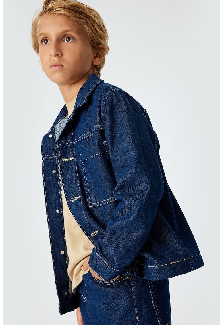 Jacheta din denim cu cusaturi contrastante
