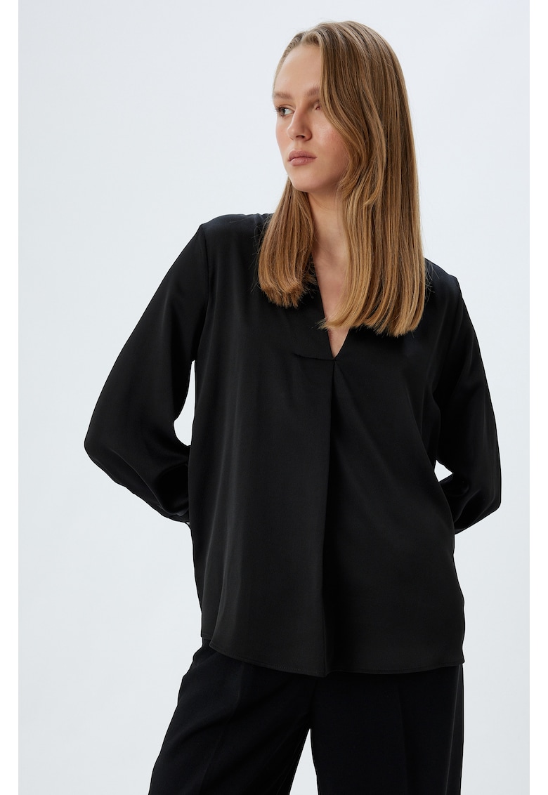 Bluza vaporoasa cu guler tunica