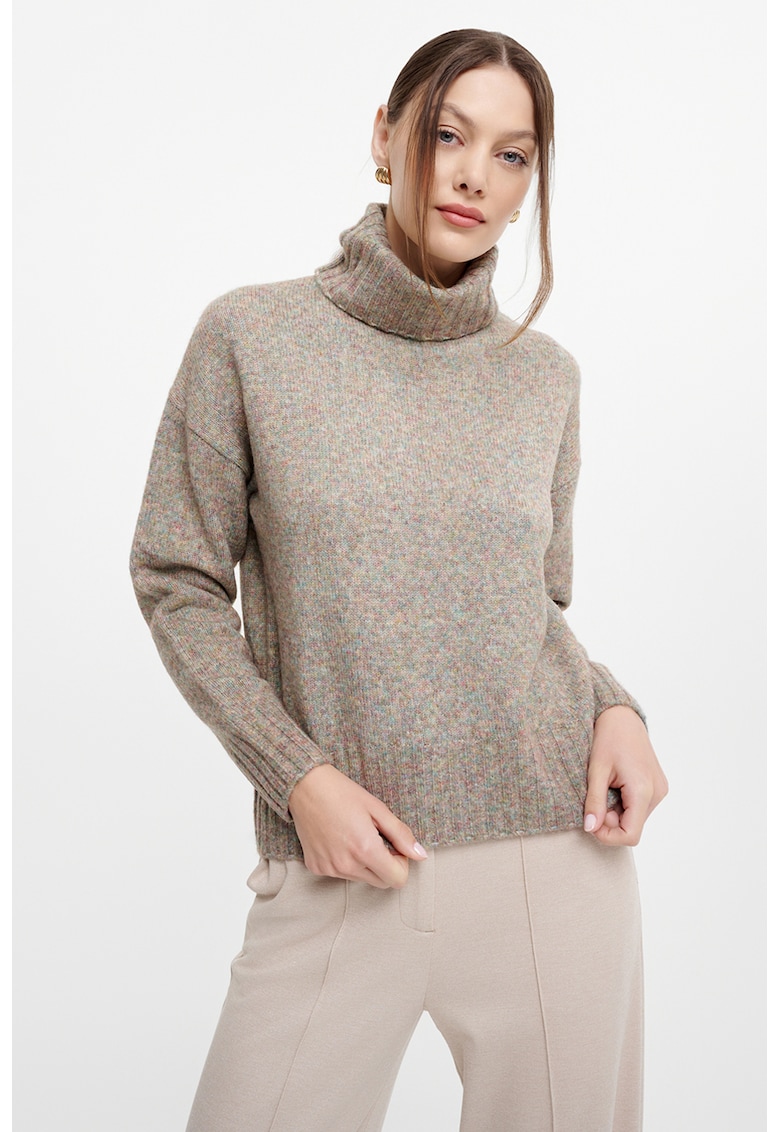 Pulover cu guler inalt si maneci cazute