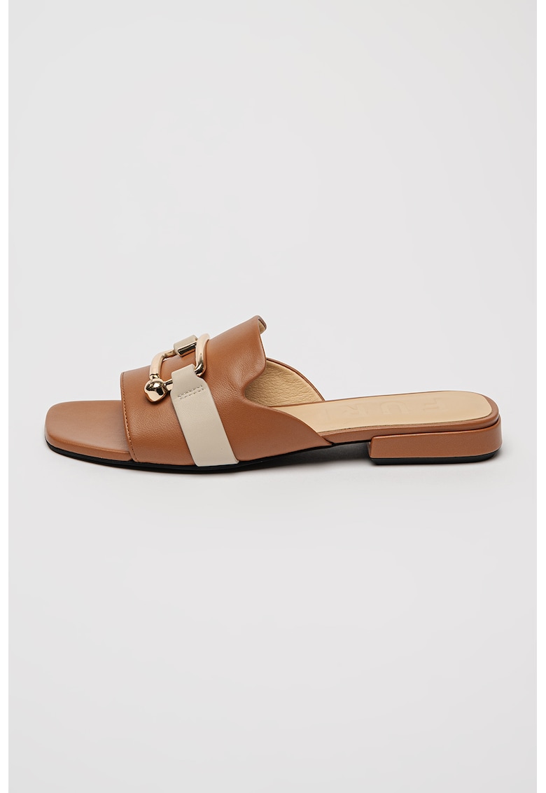 Papuci din piele cu logo metalic