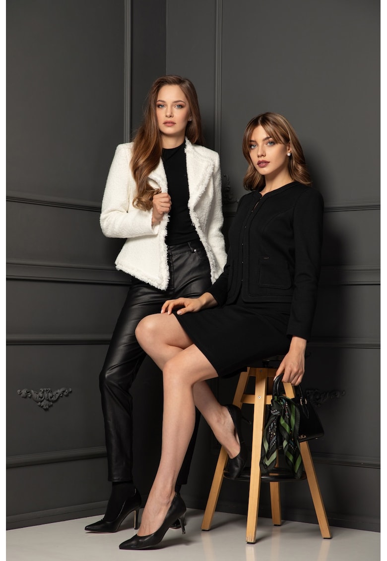 Sacou cambrat din amestec de lana virgina