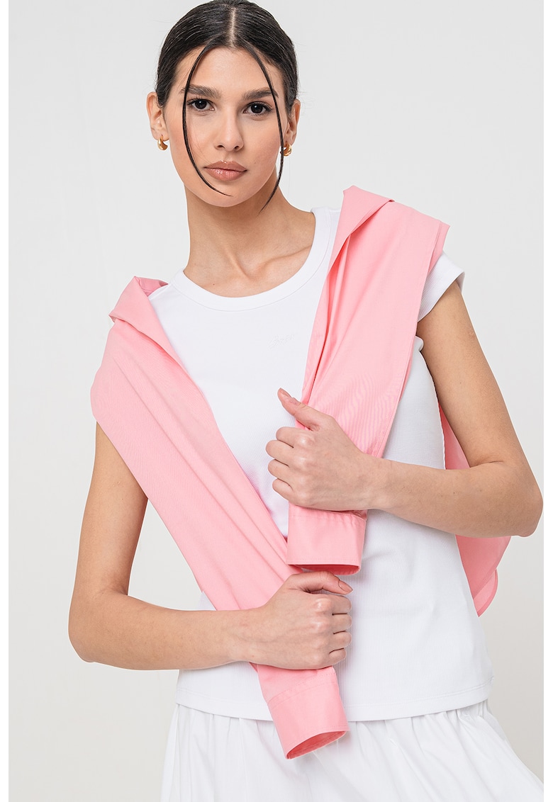 Tricou elastic cu decupaj pe partea din spate