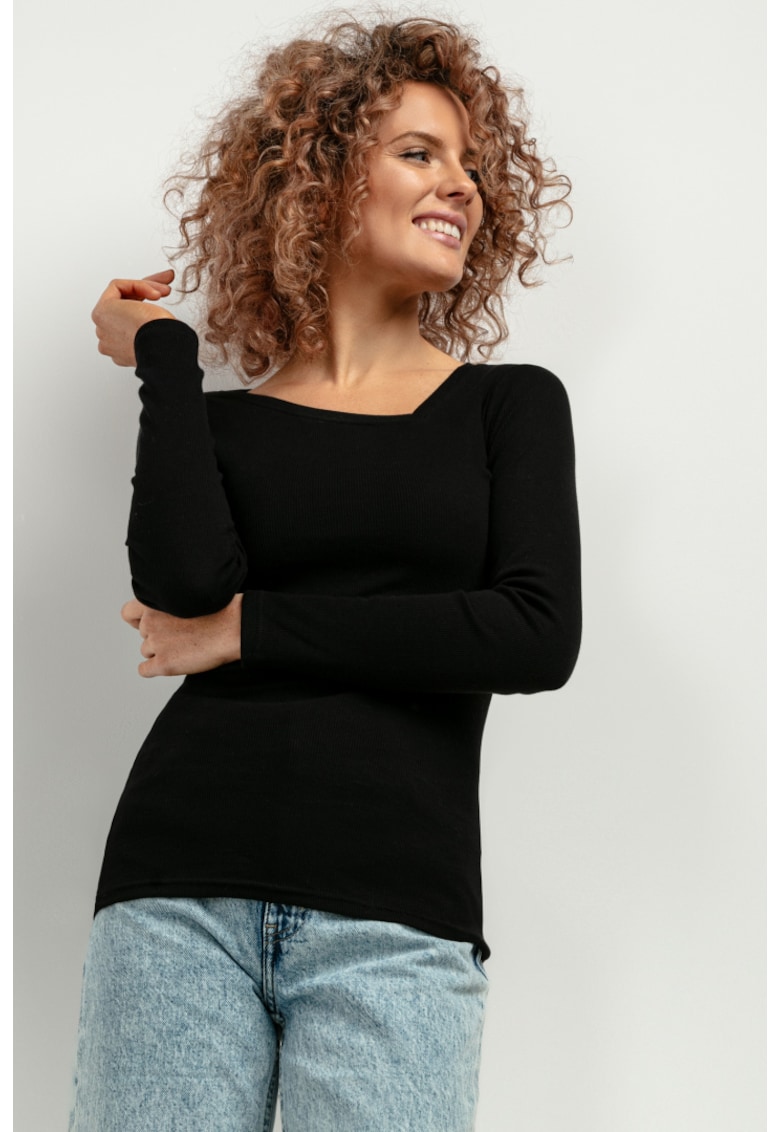 Bluza cu decolteu asimetric