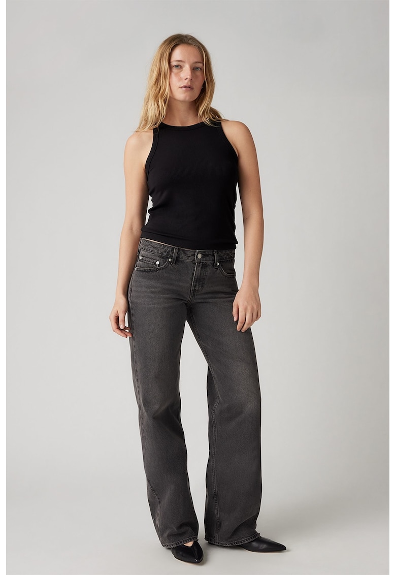 Blugi cu croiala ampla si model cu 5 buzunare Blugi cu croiala ampla si model cu 5 buzunare