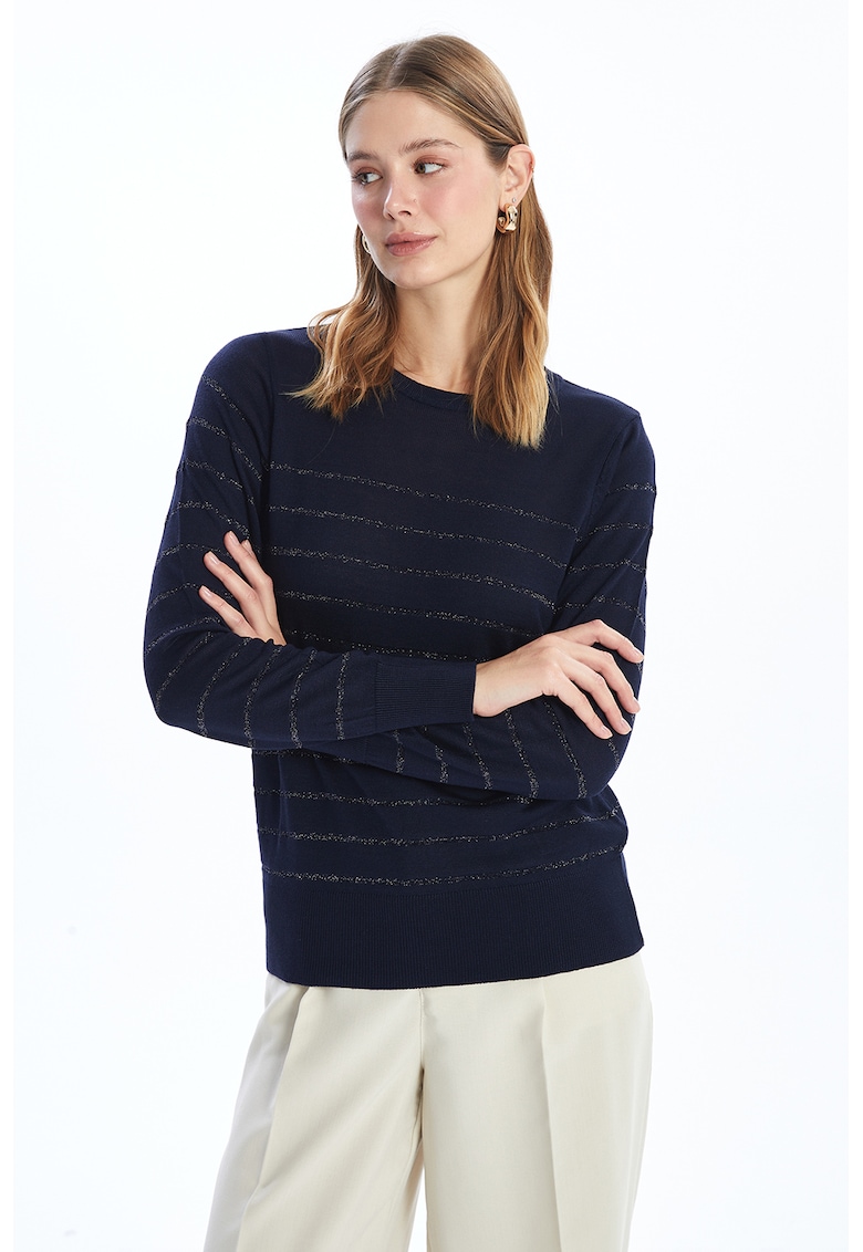 Pulover cu decolteu la baza gatului si insertii de lurex - Bleumarin