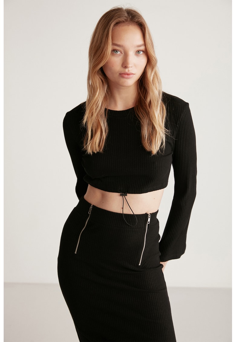 Bluza crop din amestec de bumbac cu decolteu la baza gatului