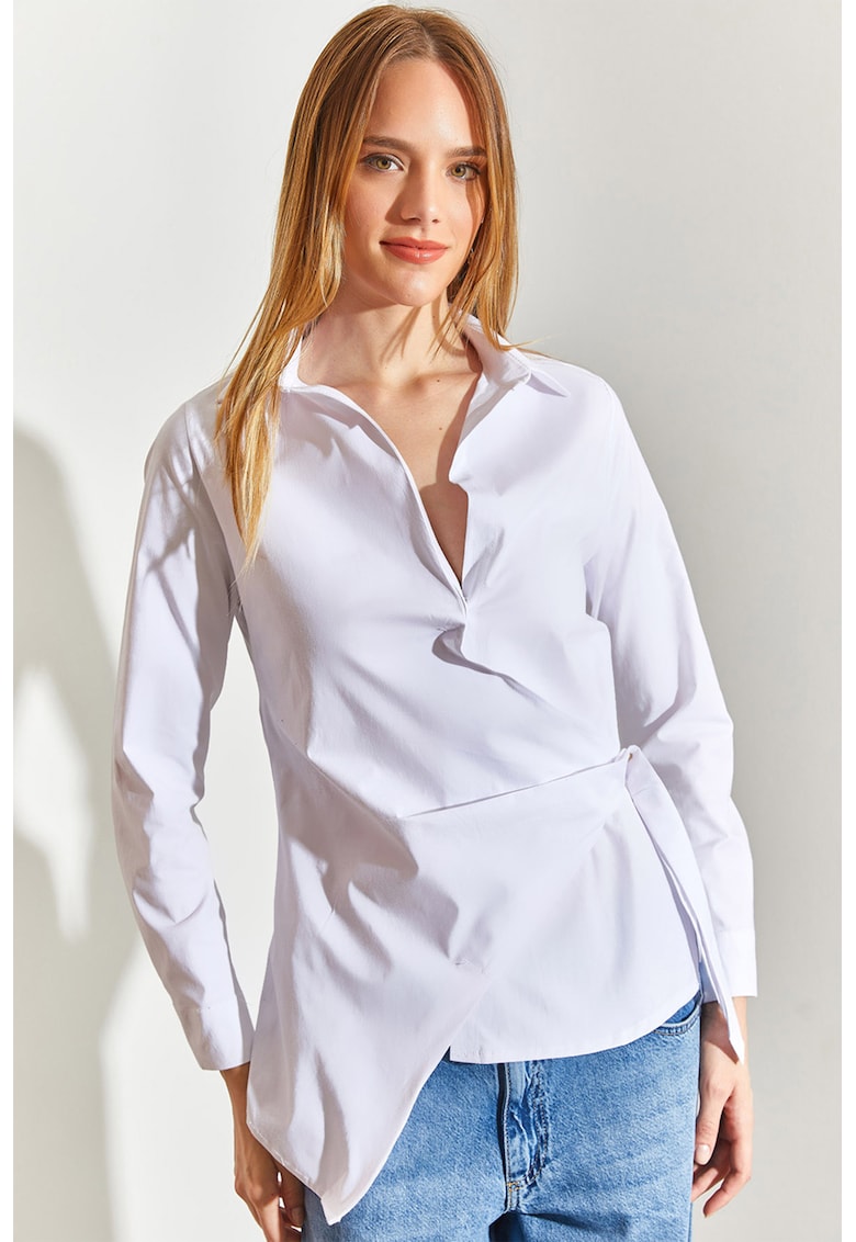 Camasa asimetrica cu guler ascutit
