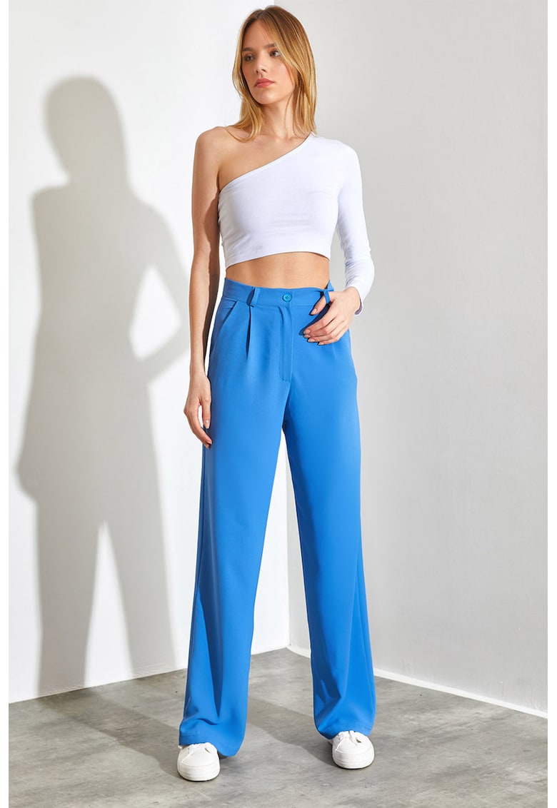 Pantaloni crop evazati