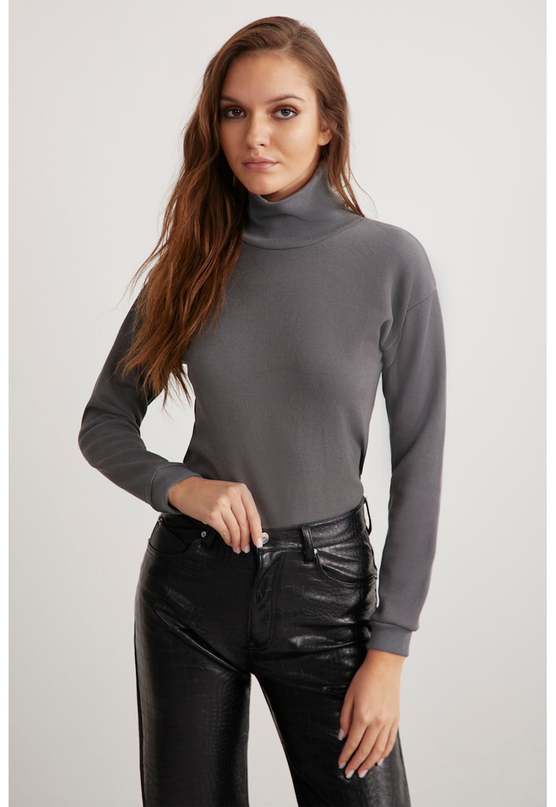 Bluza slim fit cu guler inalt