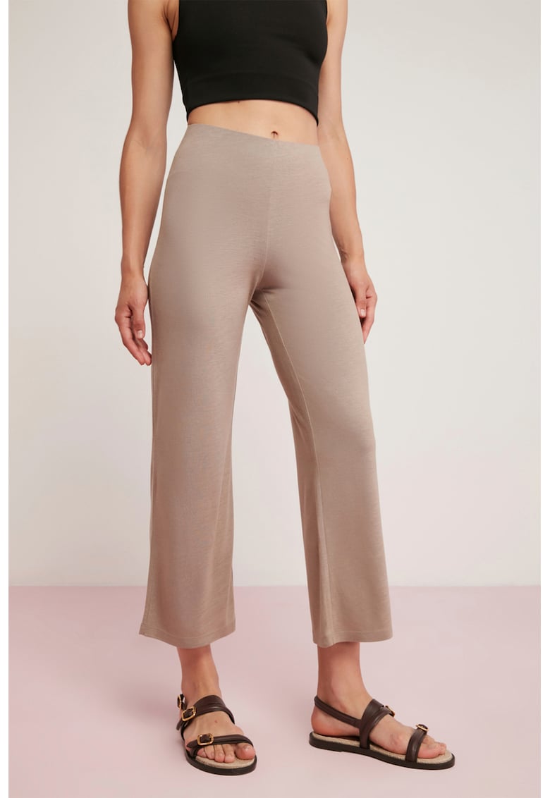 Pantaloni crop cu talie inalta Pantaloni crop cu talie inalta