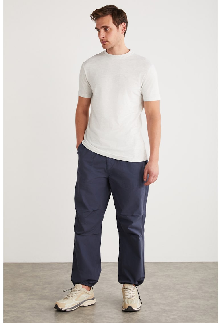 Tricou slim fit din amestec de bumbac cu decolteu la baza gatului Tiago