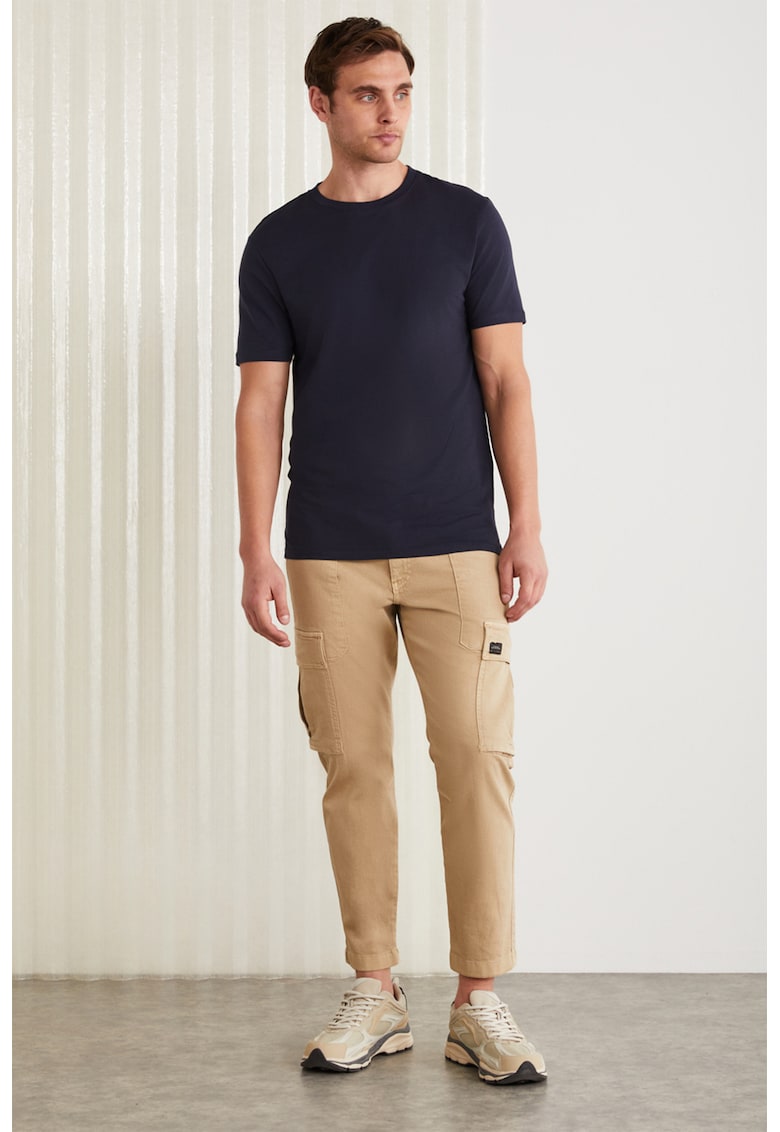 Tricou slim fit din amestec de bumbac cu decolteu la baza gatului Tiago