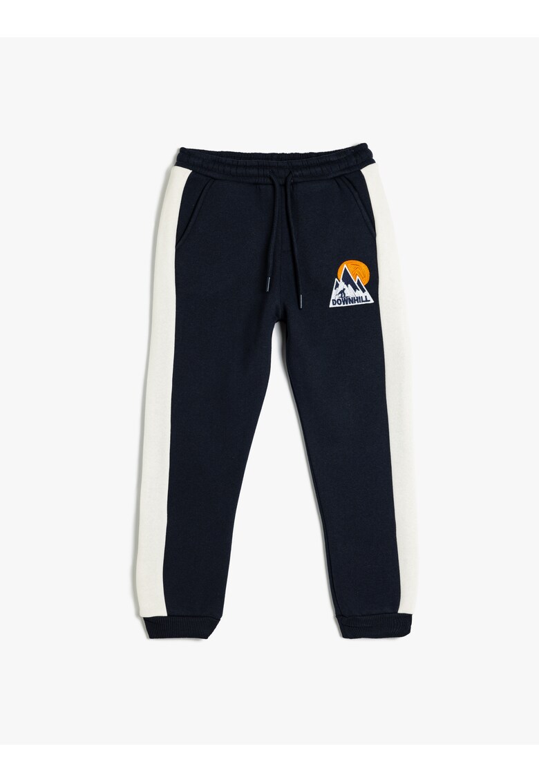 Pantaloni de trening cu snur de ajustare si buzunare