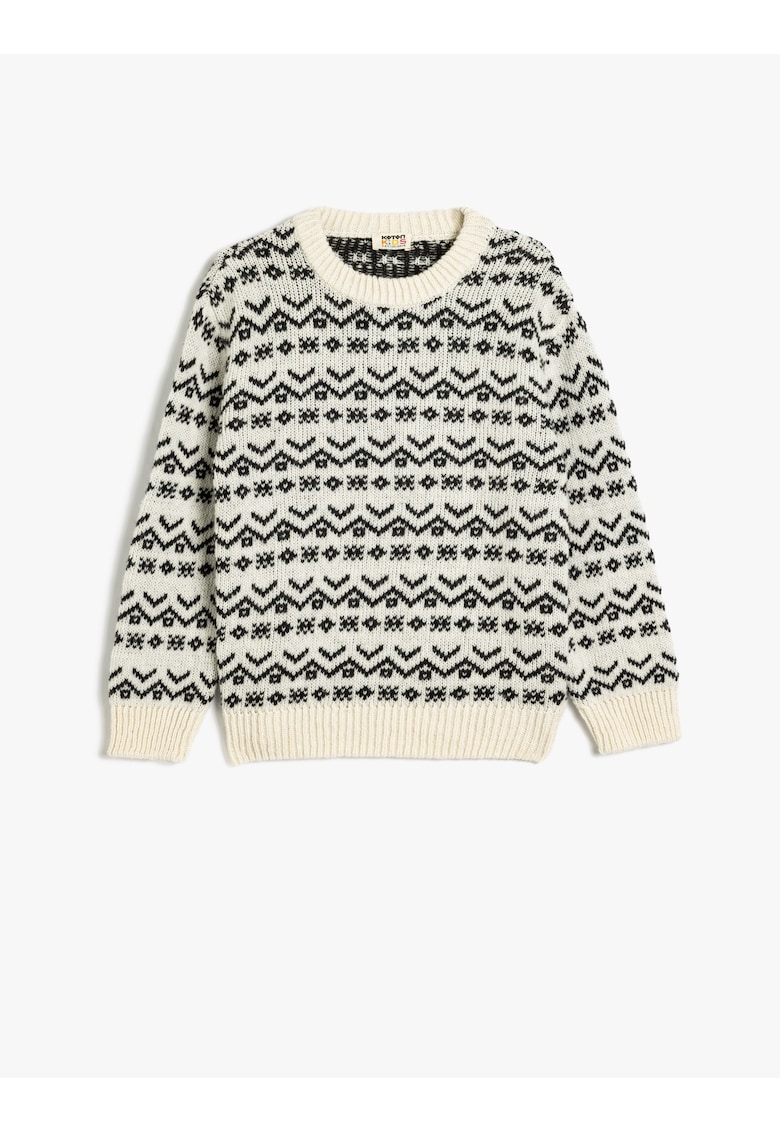 Pulover cu decolteu la baza gatului si model