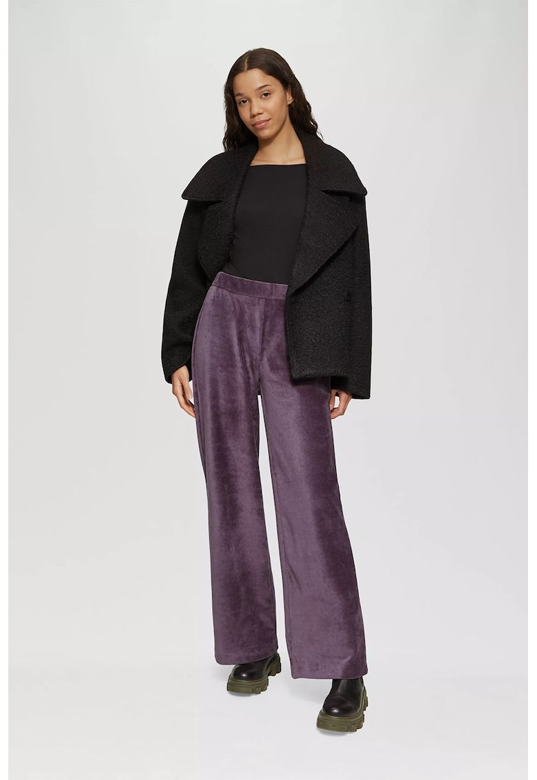 Pantaloni cu croiala ampla si aspect de catifea