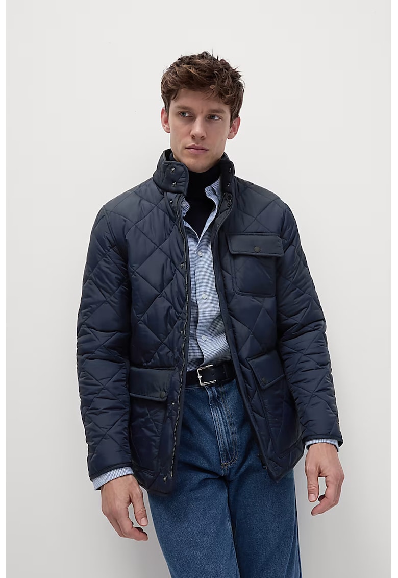 Jacheta matlasata cu buzunare multe si guler scurt