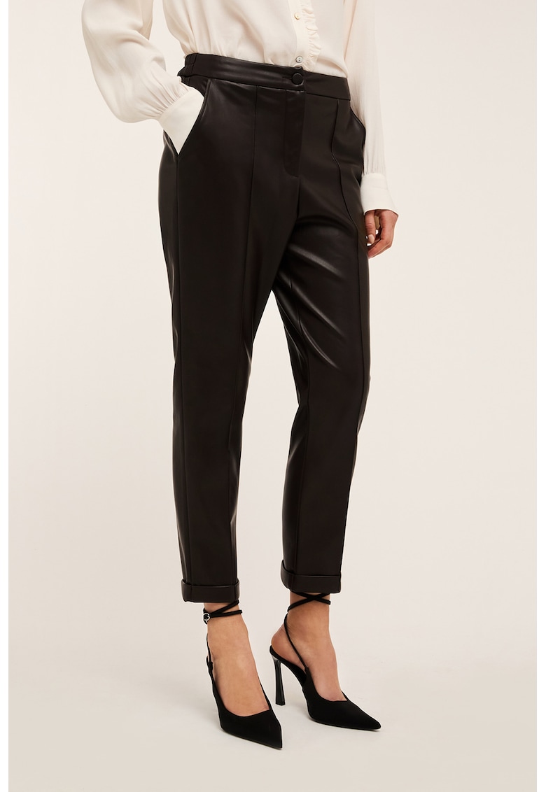 Pantaloni capri de piele ecologica - Negru stins