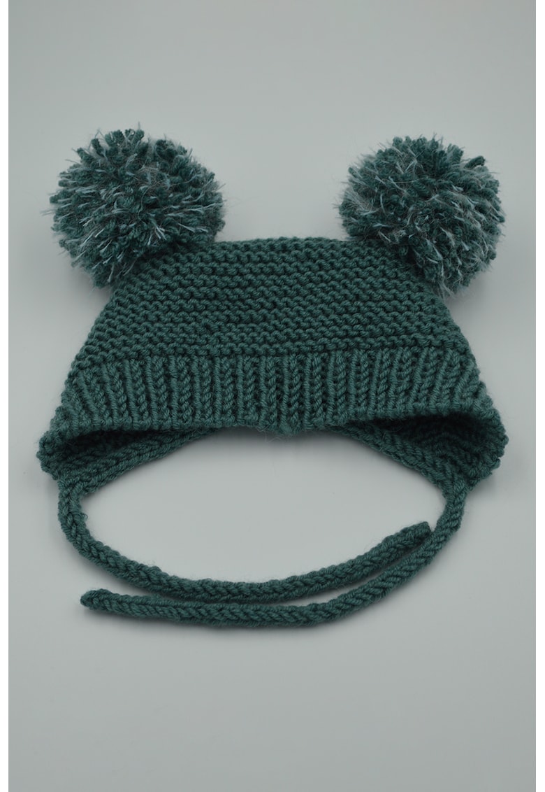 Caciula din lana cu ciucure Caciula din lana cu ciucure