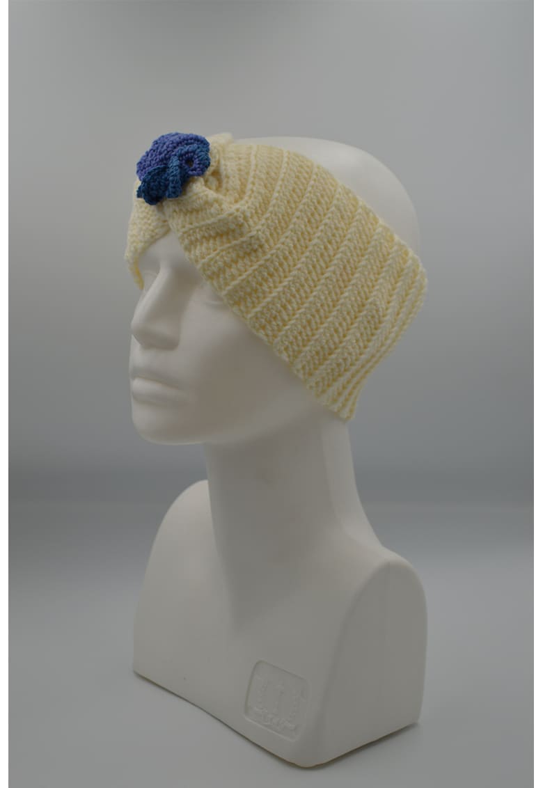 Bentita crosetata din lana