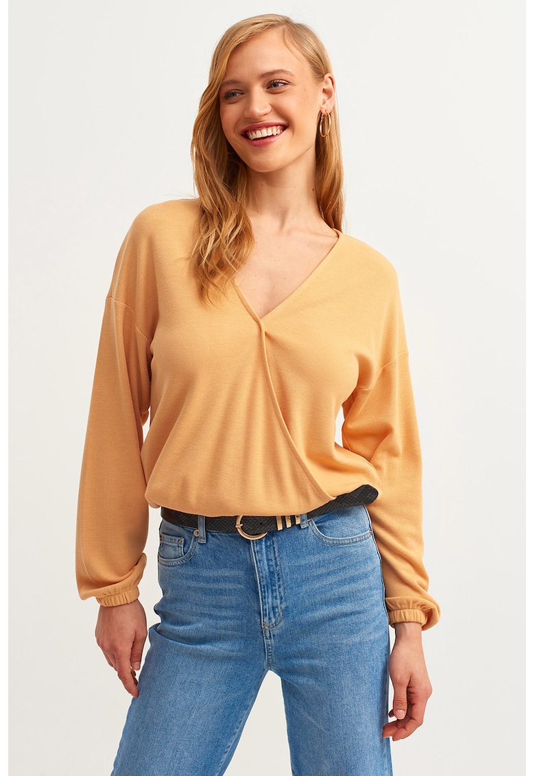 Pulover tricotat fin cu decolteu in V Pulover tricotat fin cu decolteu in V