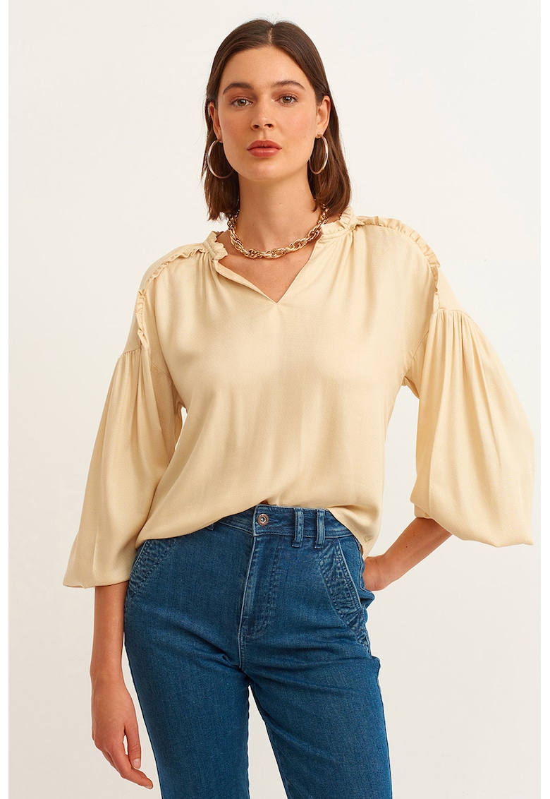 Bluza cu decolteu in V si maneci bufante