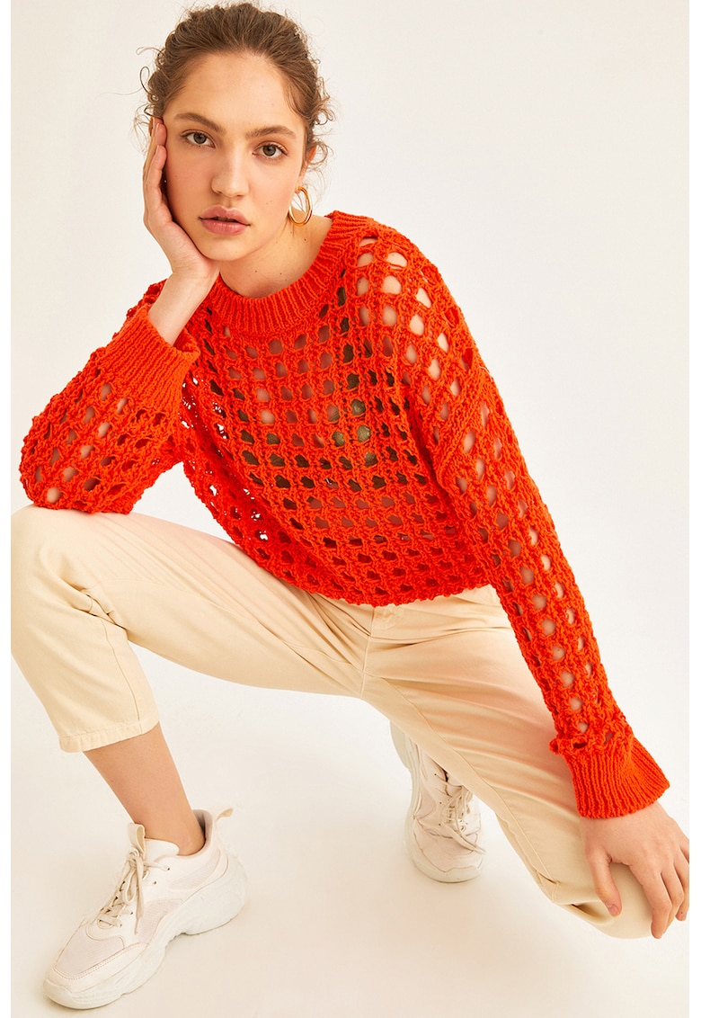 Pulover cu decupaje Pulover cu decupaje