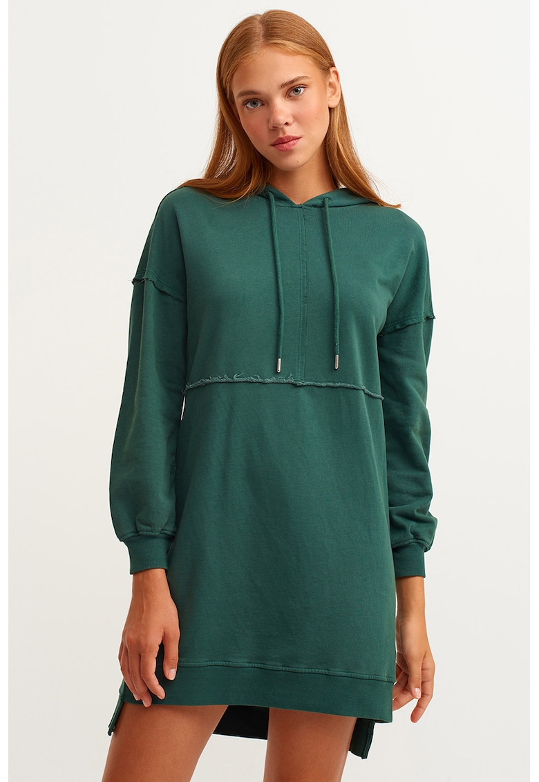 Rochie-hanorac cu detalii franjurate