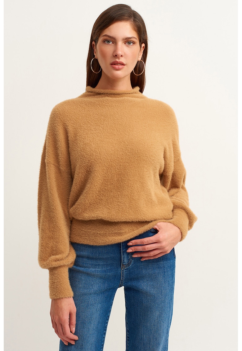 Pulover cu aspect pufos