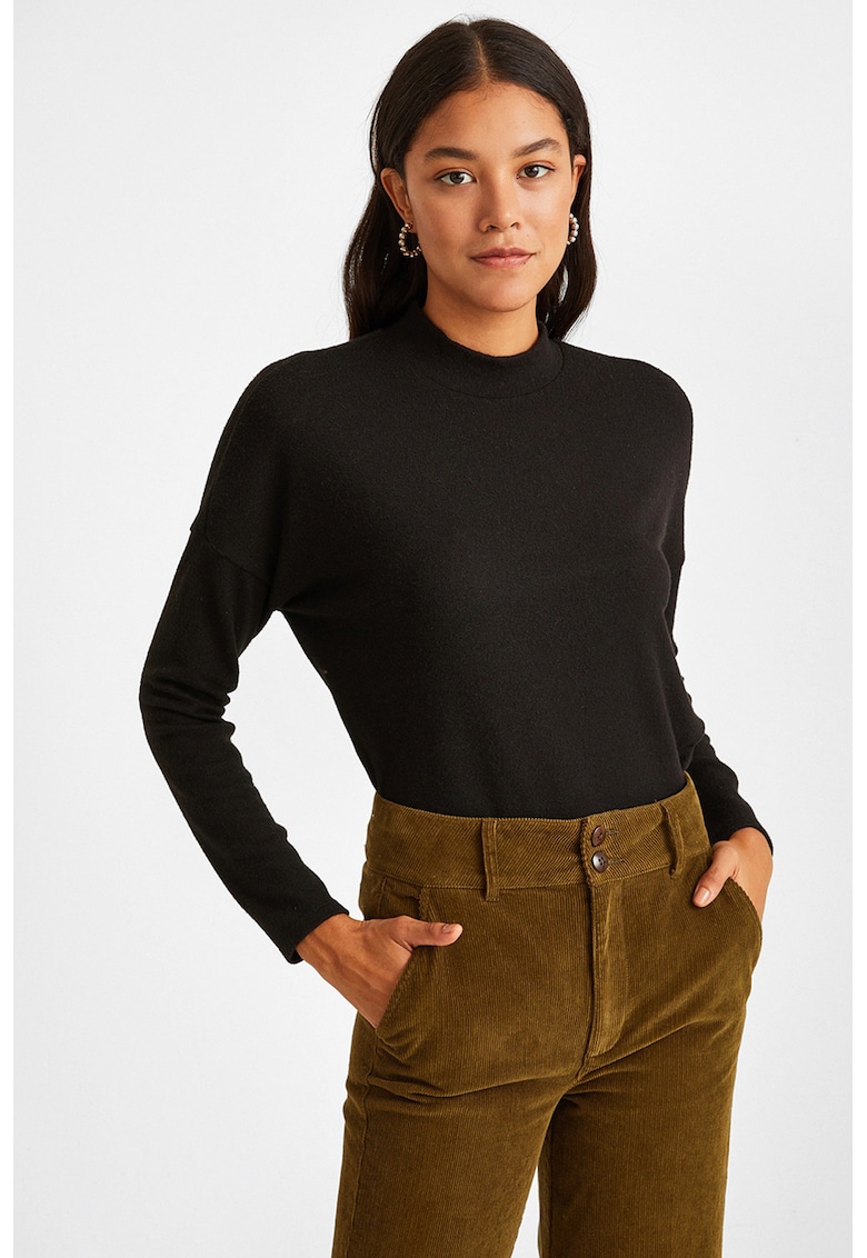 Pulover lejer cu maneci cazute