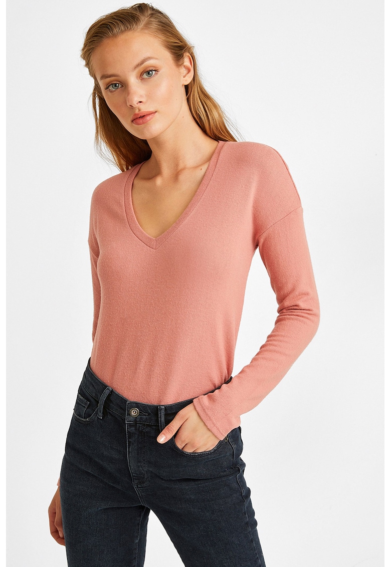 Pulover cu decolteu in V si maneci cazute