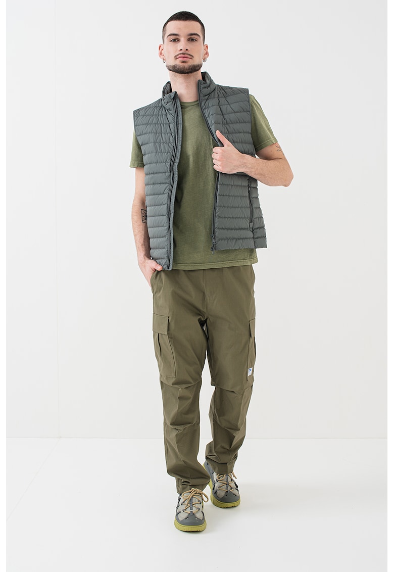 Vesta matlasata cu buzunare cu fermoar