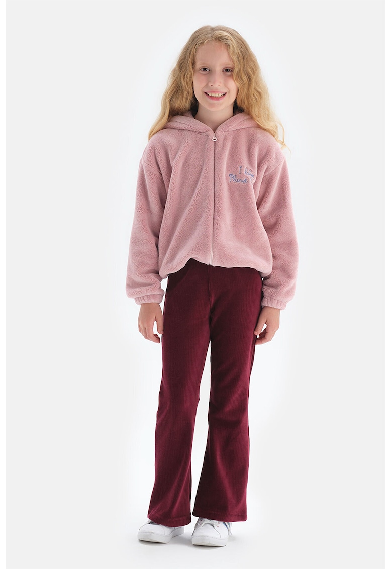 Pantaloni cu croiala ampla si striatii