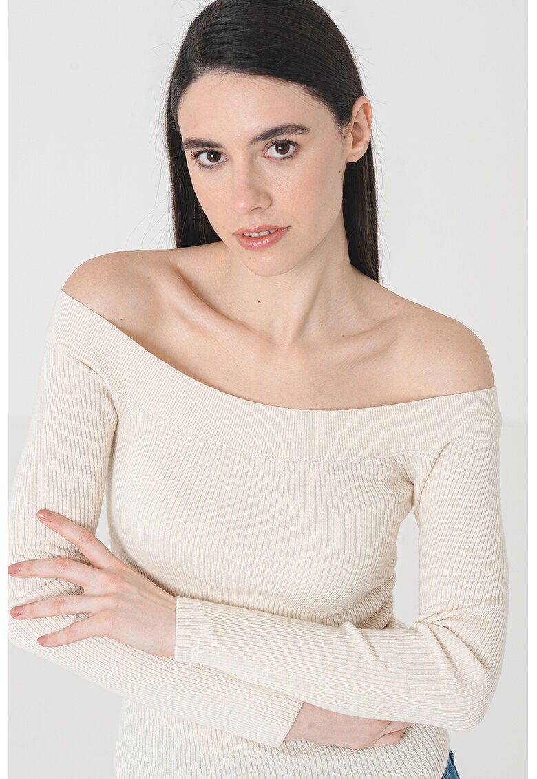 Bluza cu decolteu pe umeri