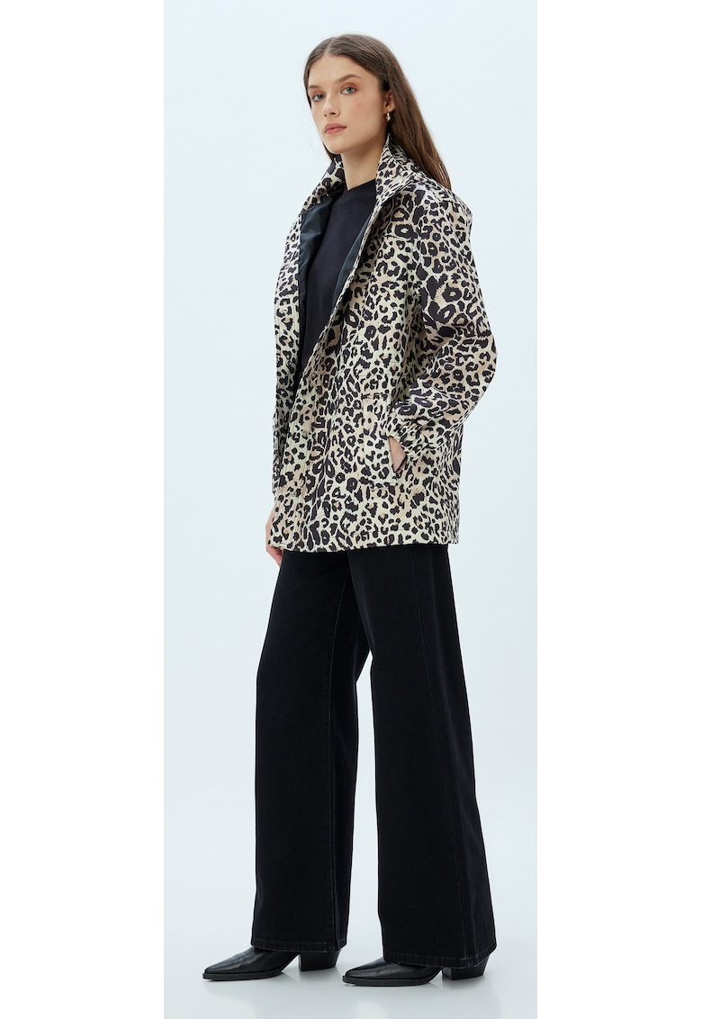 Jacheta cu gluga si animal print