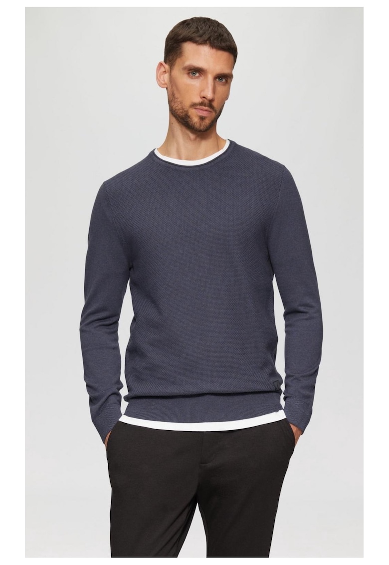 Pulover barbati cu decolteu la baza gatului - Regular fit -