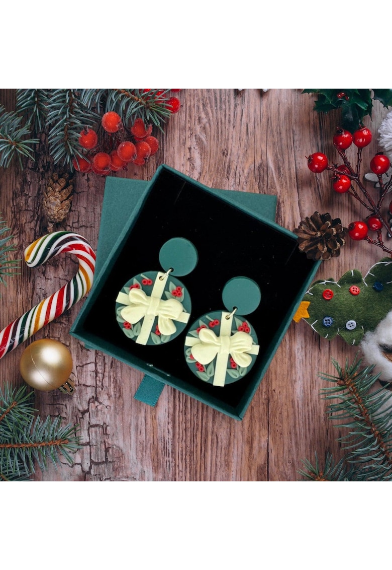 Cercei verzi - rotunzi - cu fundita si motive de Craciun - plus cutie cadou - Elif C23