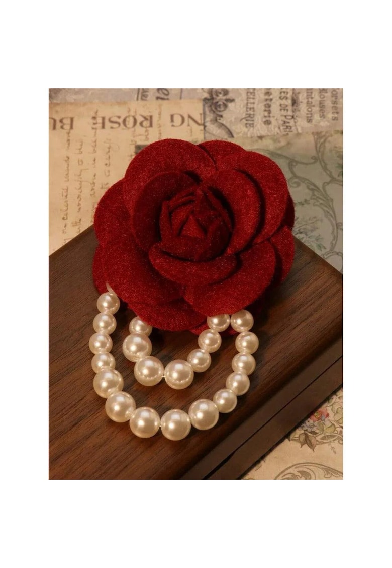 Brosa tip floare - visinie - cu perle - Edela C22 Brosa tip floare - visinie - cu perle - Edela C22