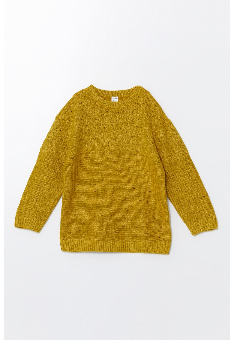 Pulover tricotat cu decolteu la baza gatului