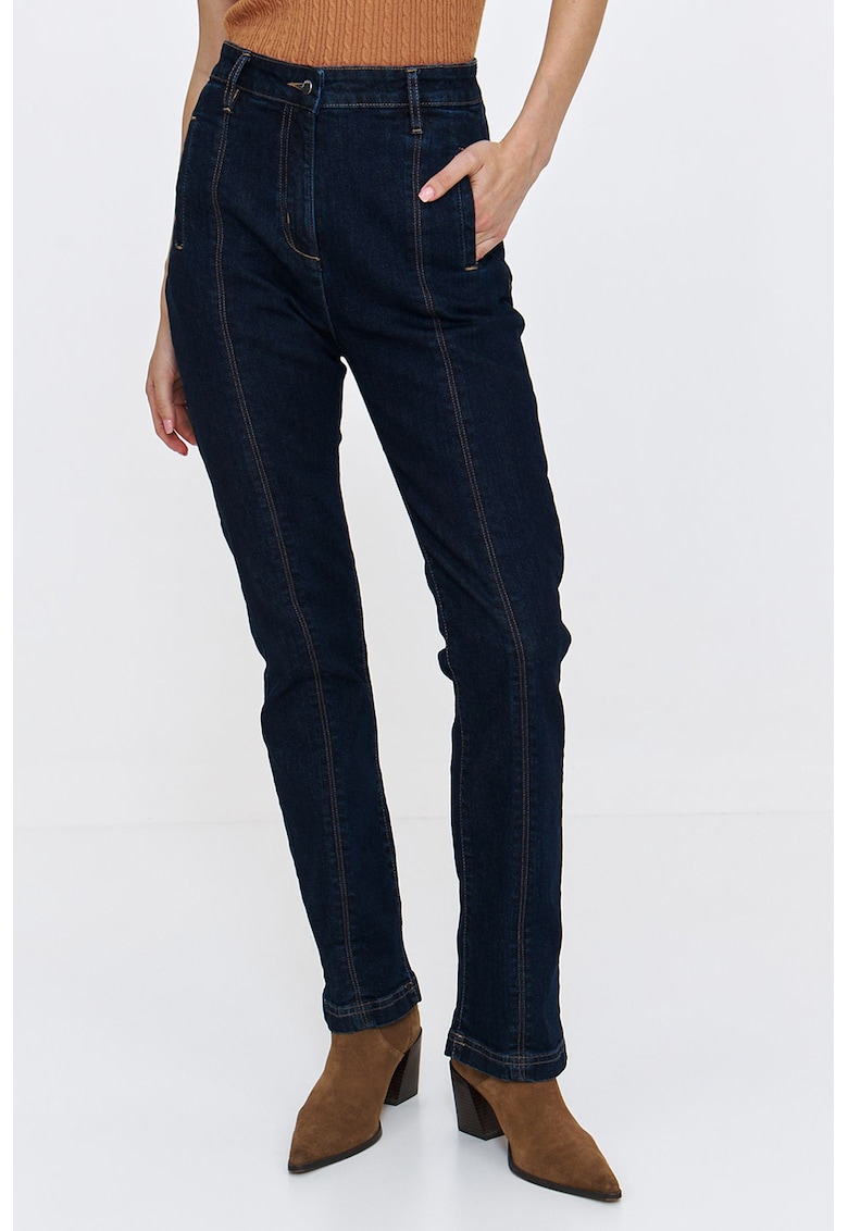 Blugi drepti cu talie inalta